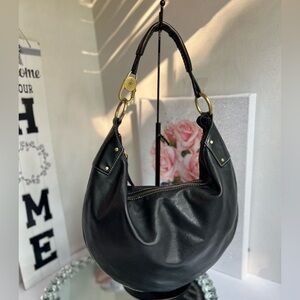Enzo Angiolini Black Toiletry leather with Elegant Design shoulder bag